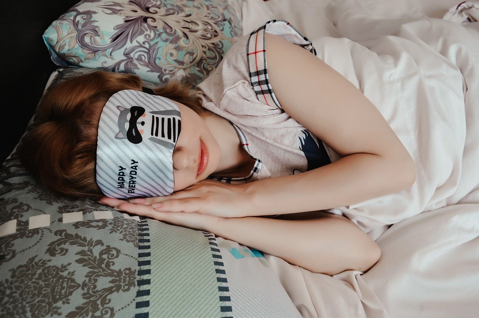 面罩睡觉的免费图片